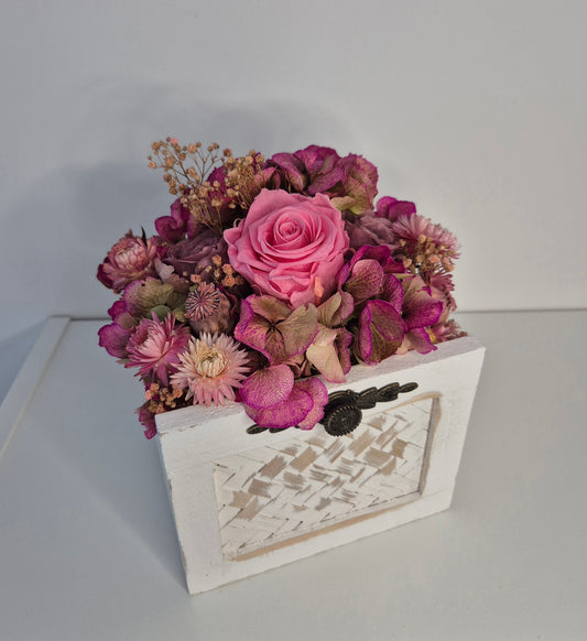 Deko Holzschublade weiß/beige mit Trockenblumen in Rosé