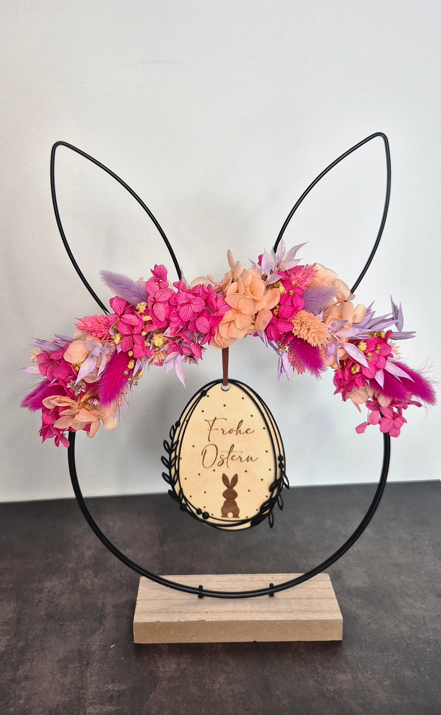 Deko-Ring "Hase" zum Stellen mit Trockenblumen und Holz-Ei
