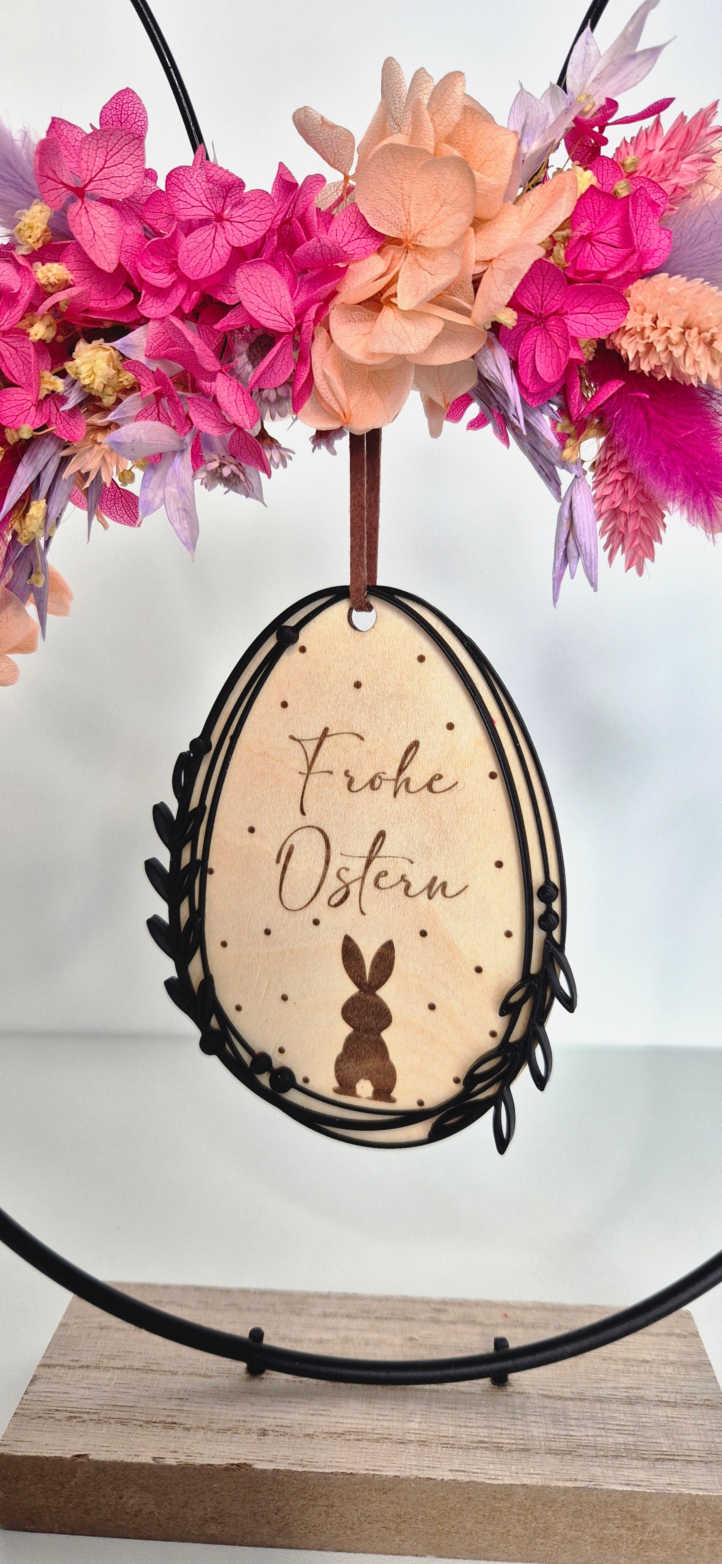 Deko-Ring "Hase" zum Stellen mit Trockenblumen und Holz-Ei