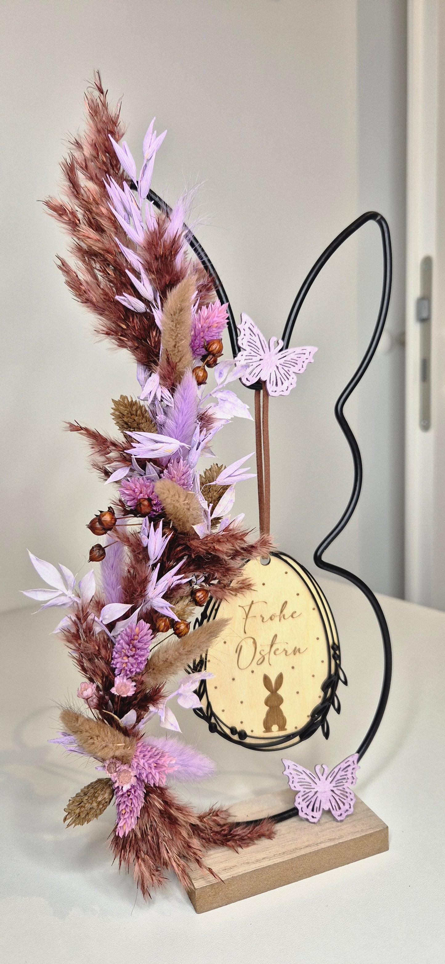 Deko-Hase zum Stellen mit Trockenblumen und Holz-Ei "Frohe Ostern"