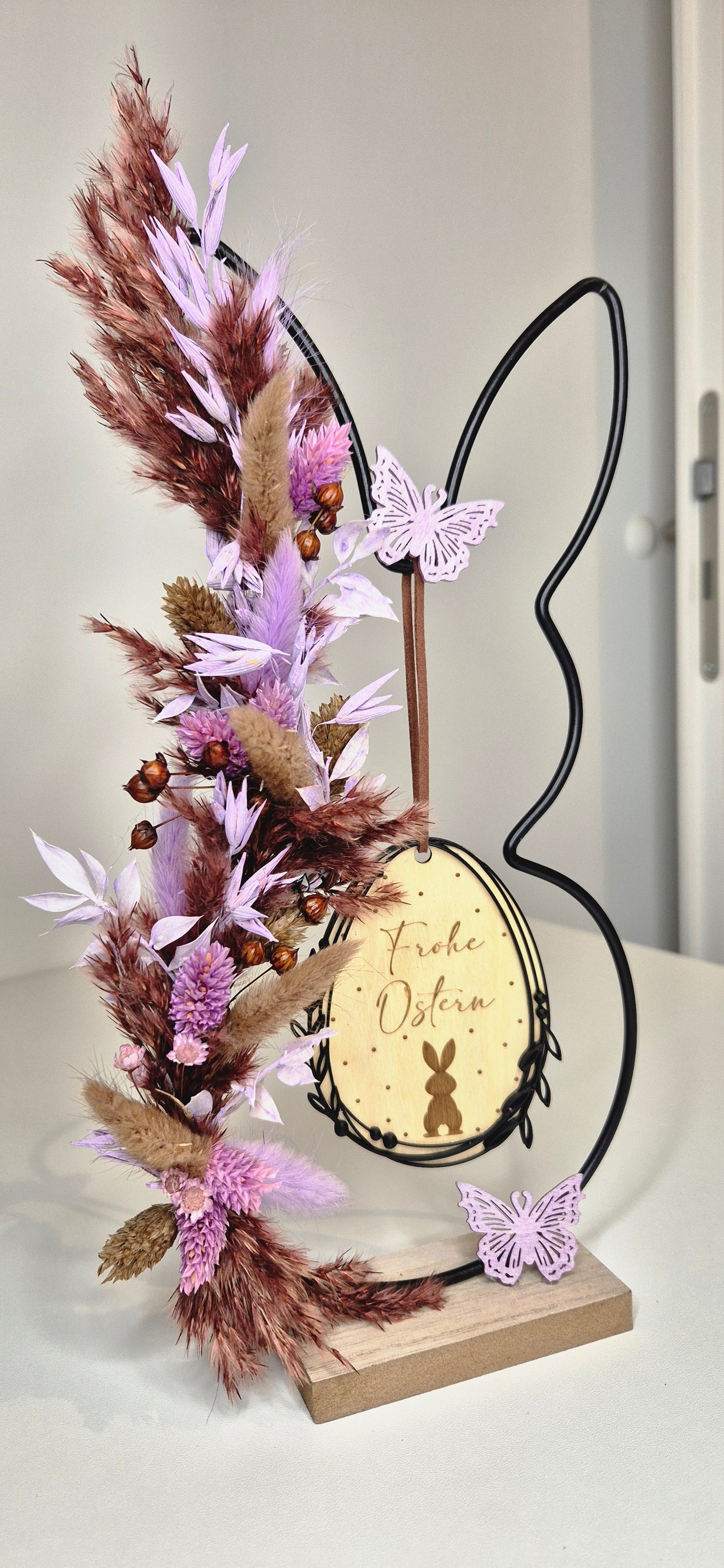 Deko-Hase zum Stellen mit Trockenblumen und Holz-Ei "Frohe Ostern"