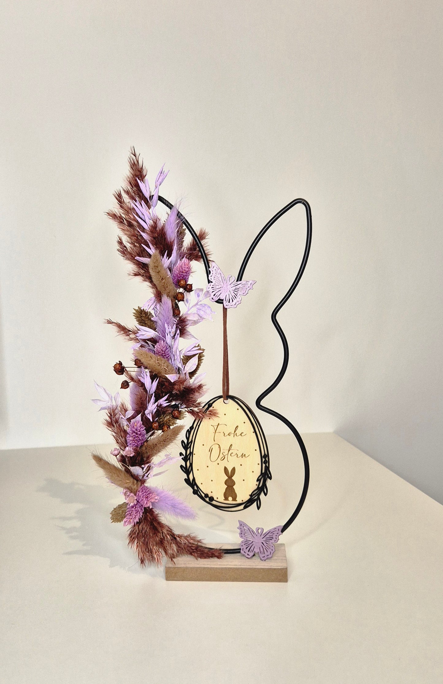 Deko-Hase zum Stellen mit Trockenblumen und Holz-Ei "Frohe Ostern"