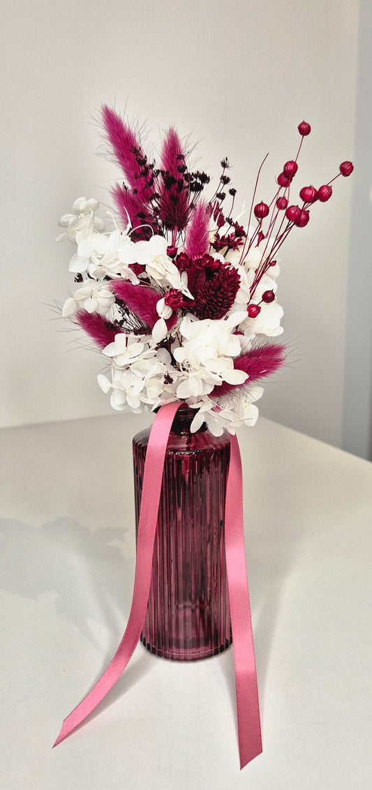 Kleiner Strauß mit Glasvase und Trockenblumen "Bodeaux-Weiß"